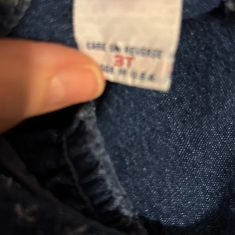VTG 90’s. OshKosh B’Gosh Denim Dress Sz 3T Ruffle Collar Red Button Back Logo